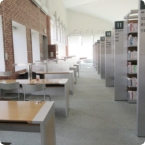 写真：閲覧席の様子